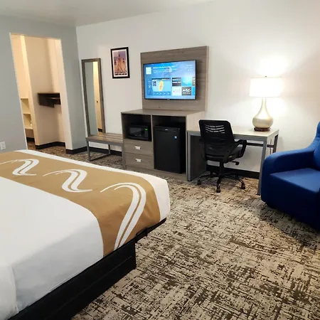 Quality Inn & Suites Denver International Airport Exterior photo