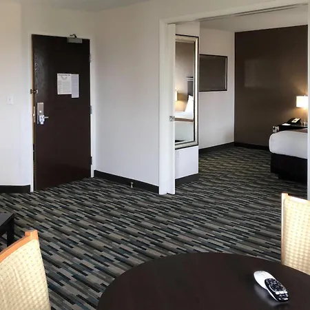 Quality Inn & Suites Denver International Airport Exterior photo