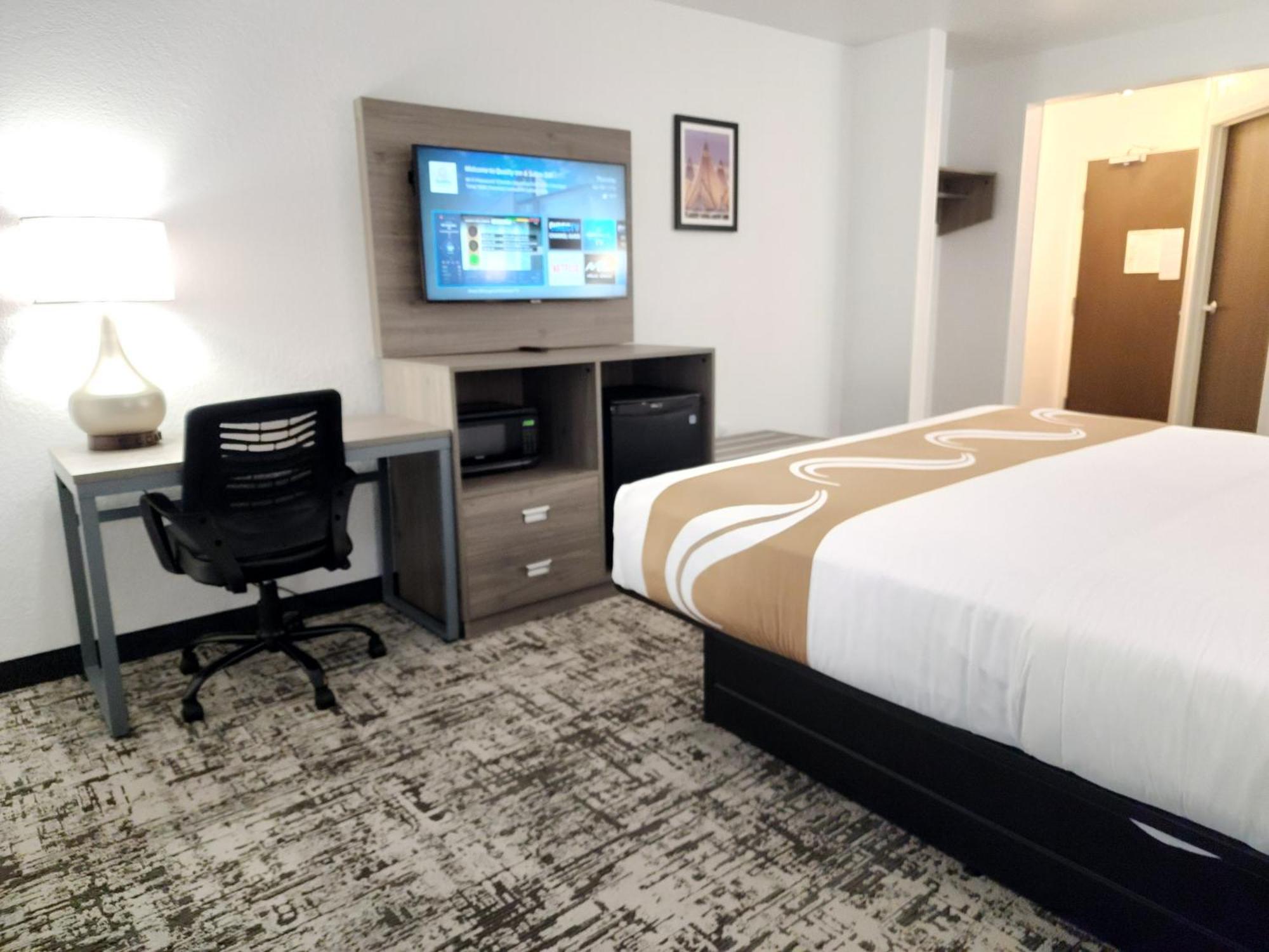 Quality & International Airport 3* Denver