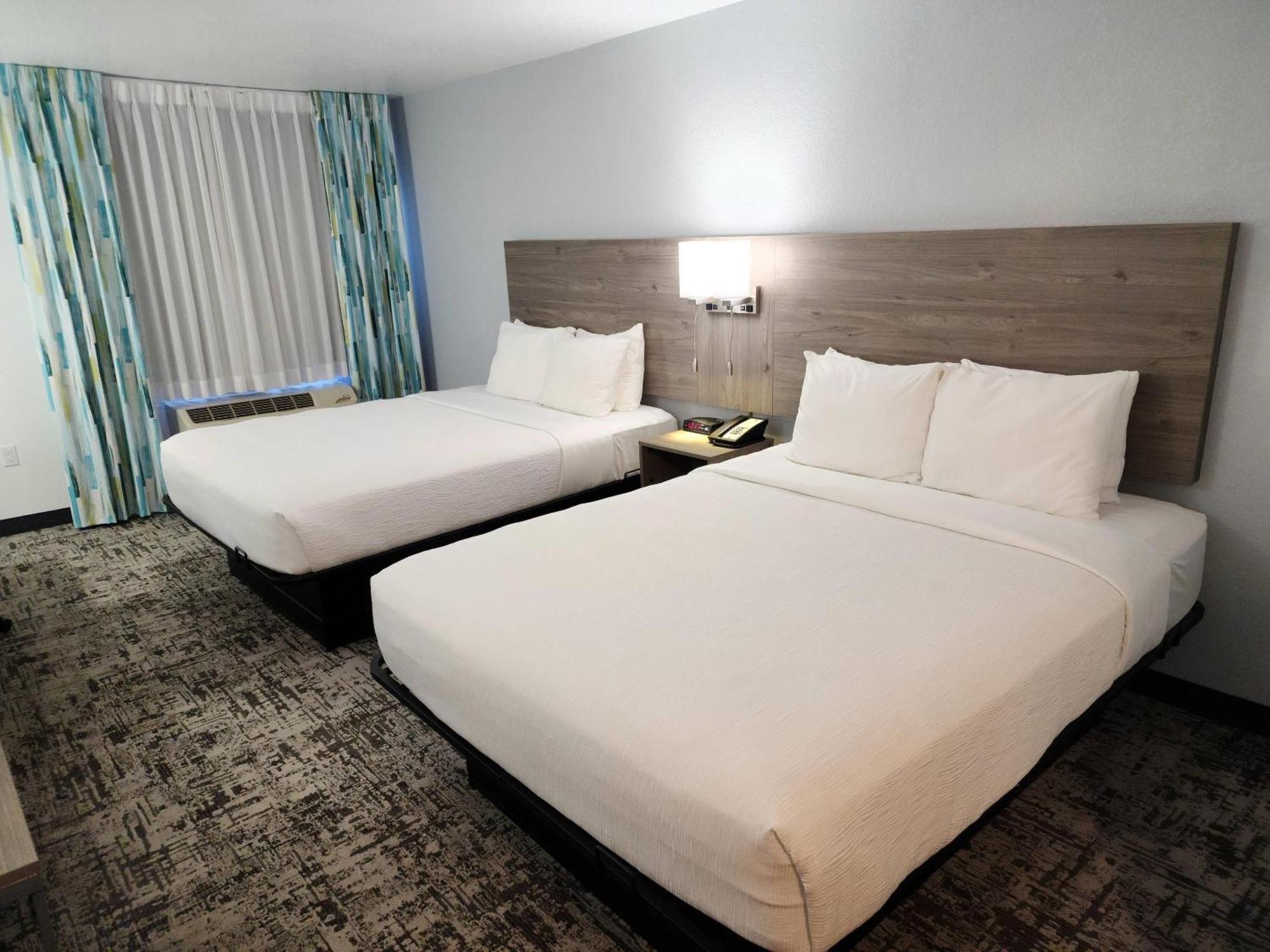 Quality & International Airport 3*