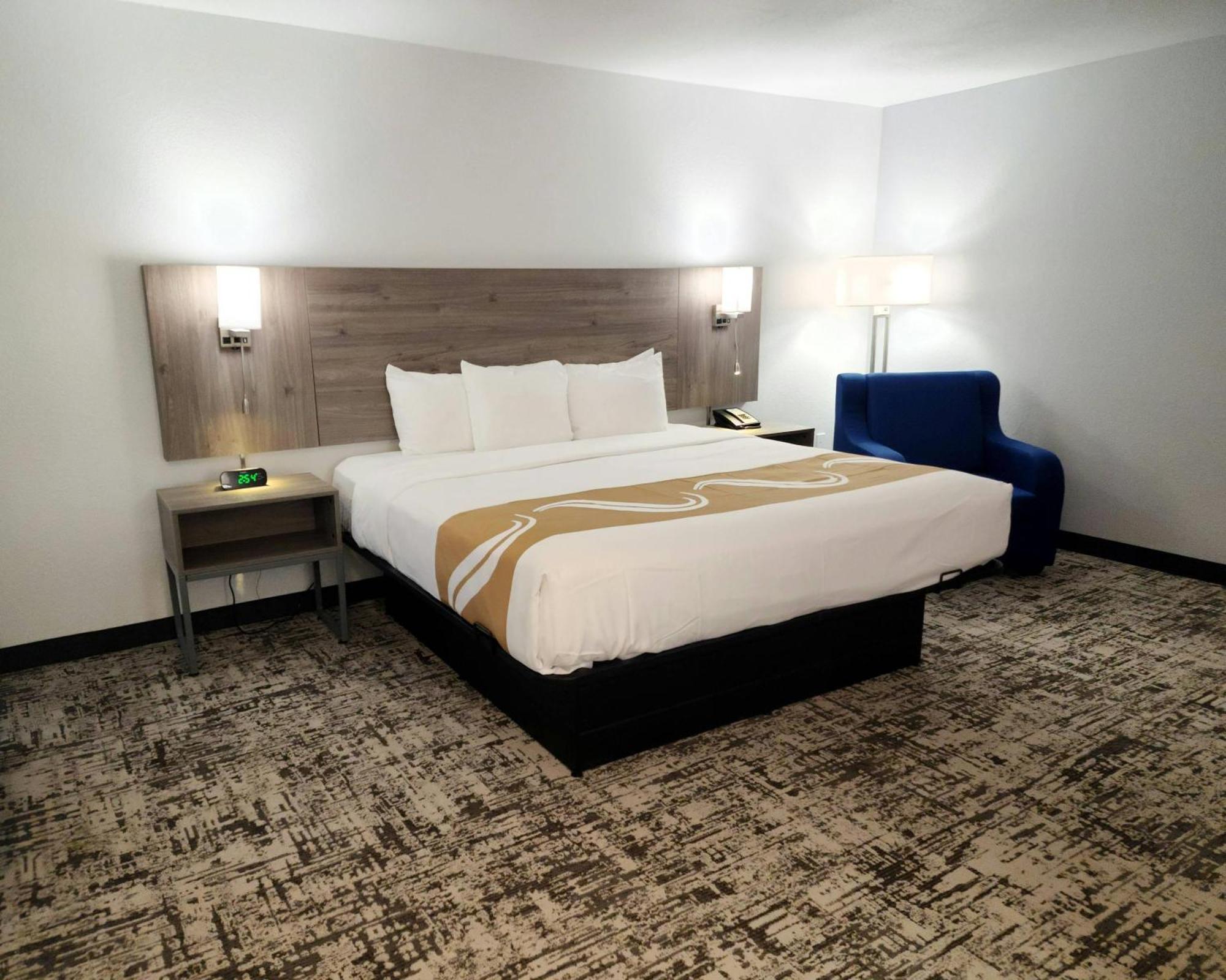 Quality & International Airport Hotel